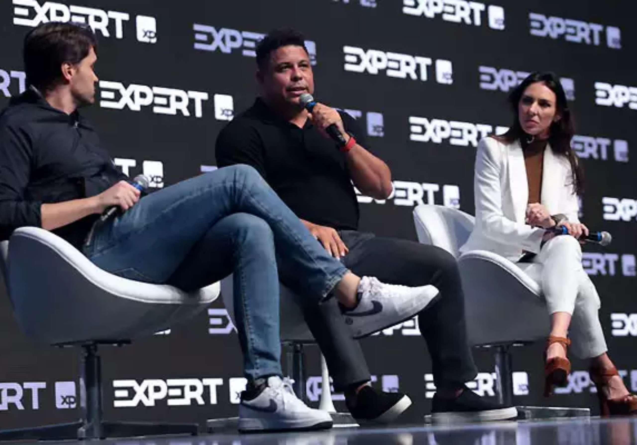 Ronaldo (2560 px × 1789 px)